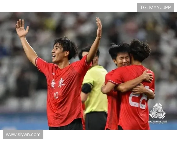 聚焦绿茵明星探寻足球运动员成长之路与巅峰荣耀传奇历程全景展现