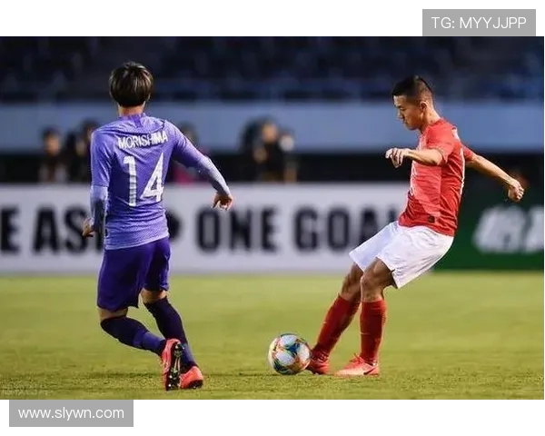 广岛三箭迎战冈萨多力争主场胜利展现球队实力与斗志